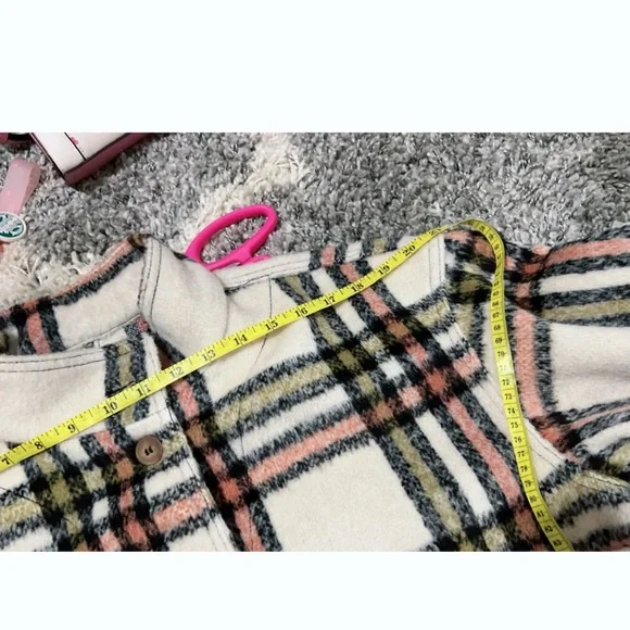 Bagatelle Shacket - Picture 10 of 14